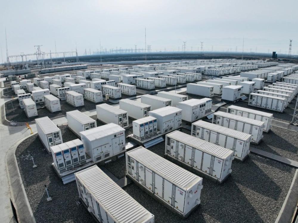 2025全球储能年报震撼出炉：268GWh装机引爆增长 新兴市场增速超200%